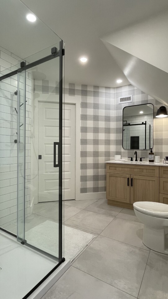 Rénovation complète d'une salle de bain avec sa partie salle de lavage