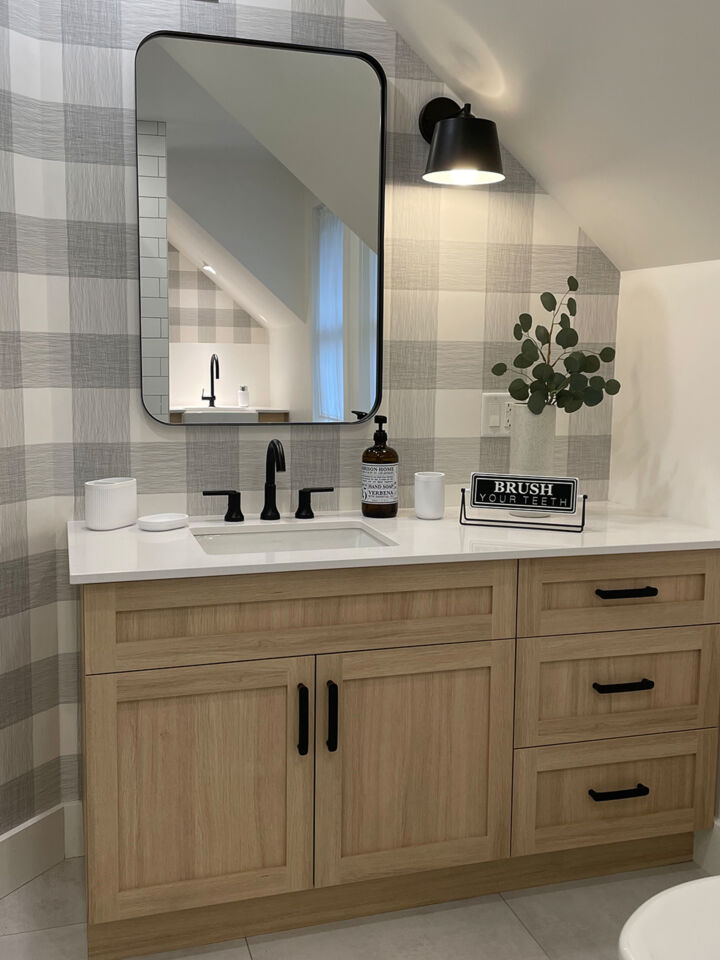 Rénovation complète d'une salle de bain avec sa partie salle de lavage