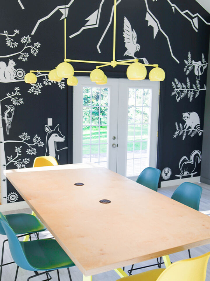 Ré-aménagement intérieur complet du Bureau d'accueil touristique de Bromont.